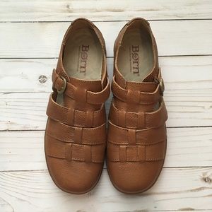 Born size 6.5 sandals